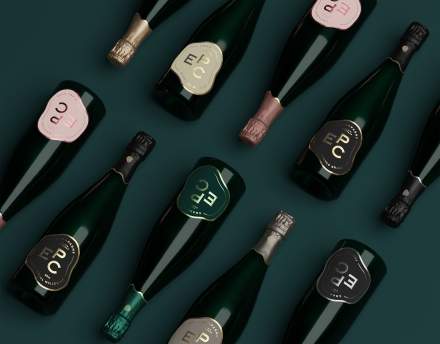 Bouteilles de champagne EPC présentées au Diamono Hi-Fi Bar du Terrou-Bi.