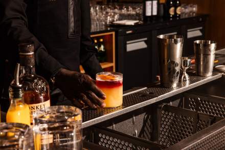 Bar musique mixologie à Dakar · Diamono · Terrou-Bi