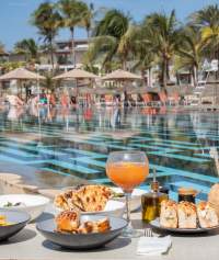 Hôtel Piscine Dakar · Le Solarium · Terrou-Bi